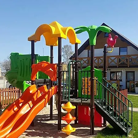 Tropikana Domki, אכסניה